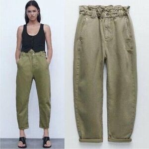 ZARA - PAPER BAG JEANS - SIZE 6